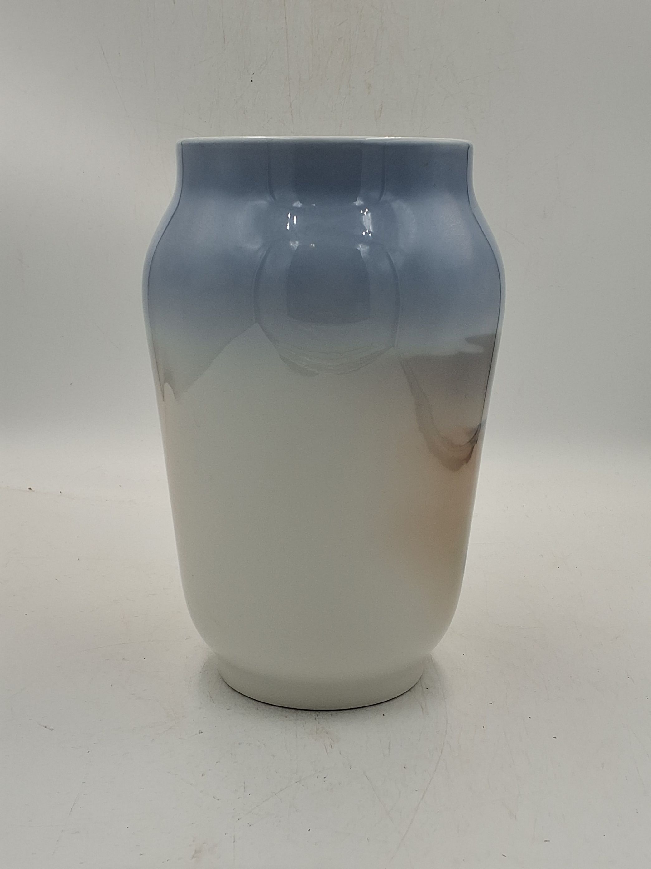Royal Copenhagen vase nr 2854/3604